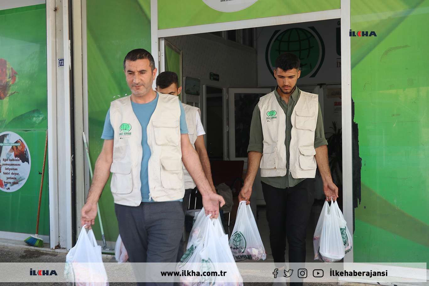 Hope Caravan distributes meat from sacrificed animals to needy in southeastern Türkiye